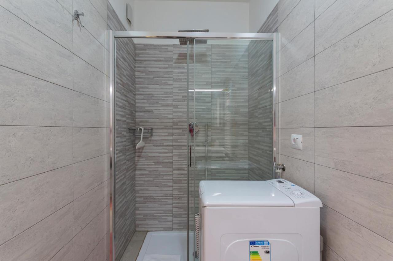 Comodo Appartamento Vicino A Stazione Centrale - Brianza Master Guest Milan Exterior photo